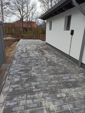 Zaunanlagen aus Holz, Stahl, Draht